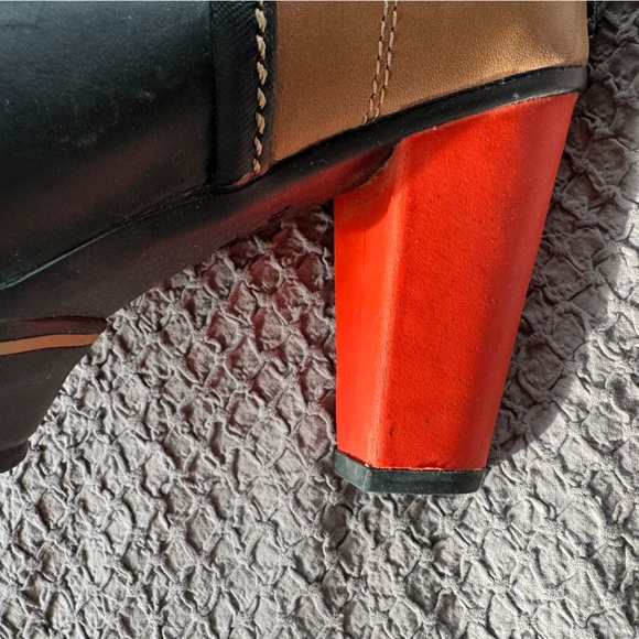 Fun Sorel heeled boot in EUC - Picture 9 of 16
